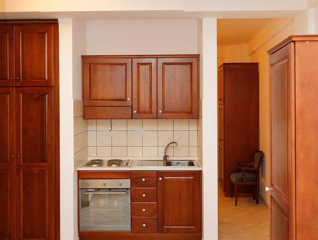 Residence Pirri Bucarest 3*,